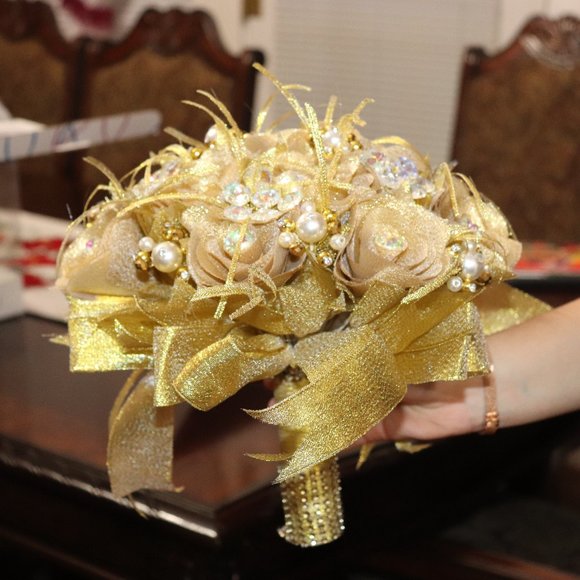 QUINCEANERA DRESS (PLUS DOLL, BOUQUET,  PHOTO ALBUM, HAIR PIN) - Picture 9 of 13